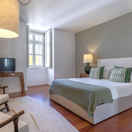 Lovelystay - Chiado 3Bedroom Wonder Лиссабон Экстерьер фото