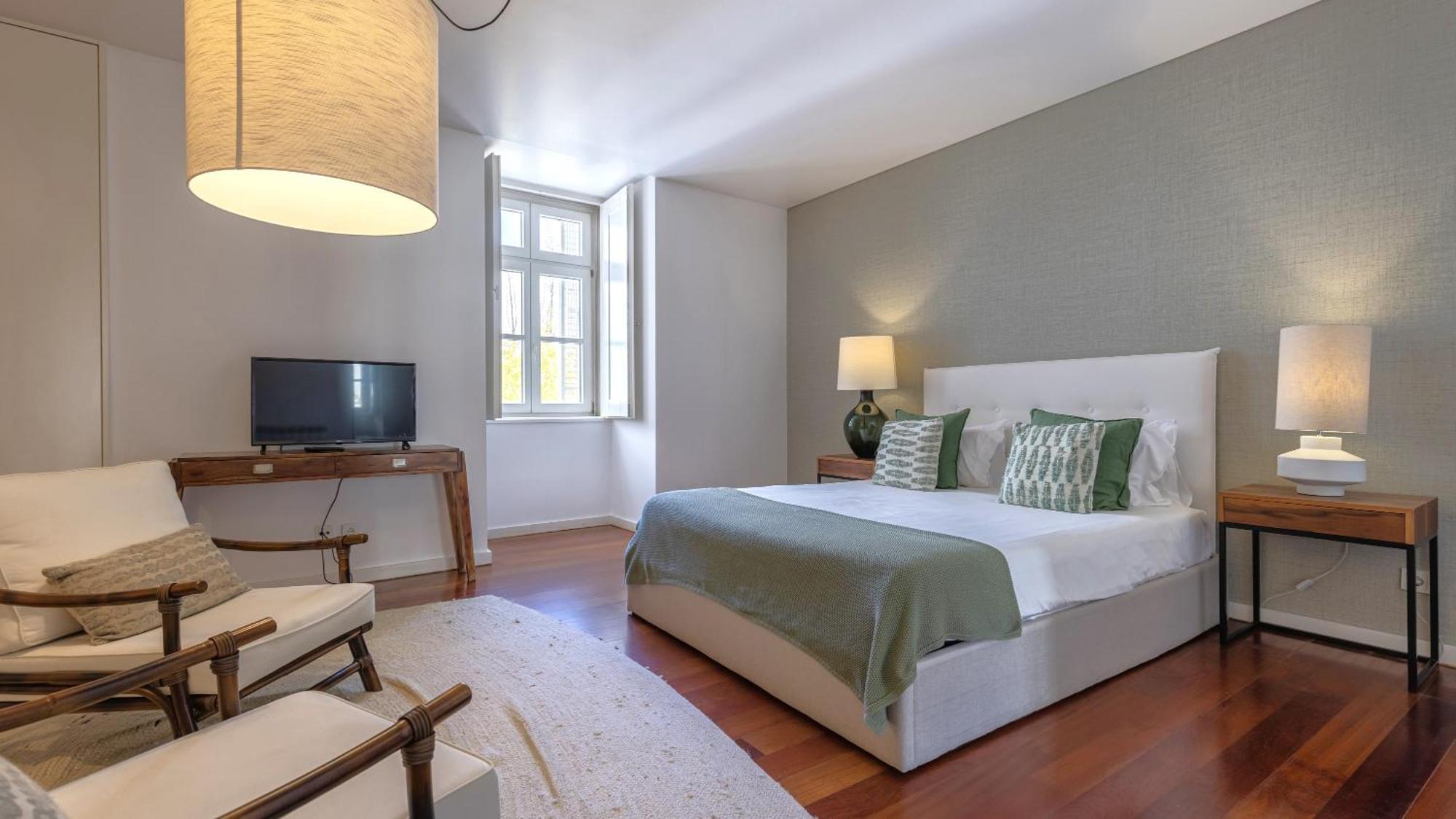 Lovelystay - Chiado 3Bedroom Wonder Лиссабон Экстерьер фото