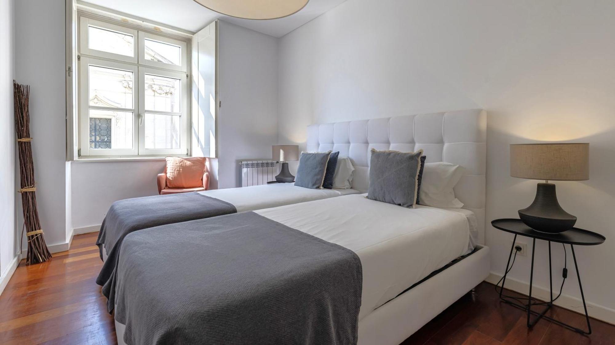 Lovelystay - Chiado 3Bedroom Wonder Лиссабон Экстерьер фото